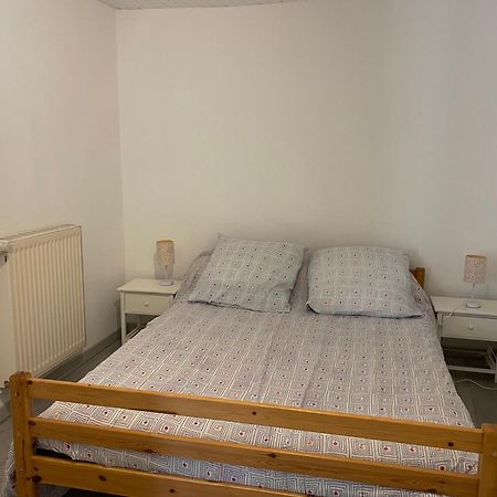 Joli Appartement De 60M2 Avec Balcon A La Campagne Courson-Les-Carrieres Exterior photo